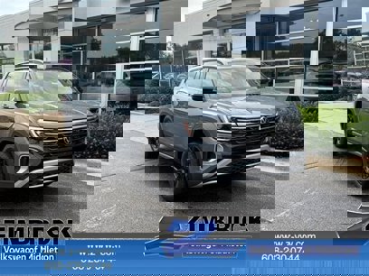 New 2025 Volkswagen Atlas Peak Edition SE