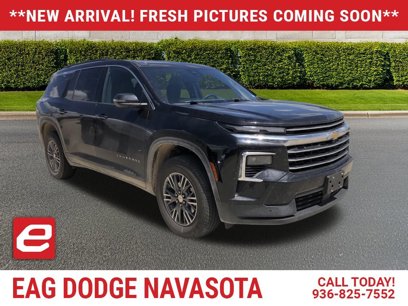 Used 2025 Chevrolet Traverse LT