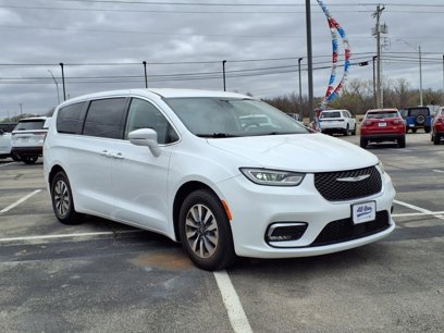 Used 2022 Chrysler Pacifica Touring-L