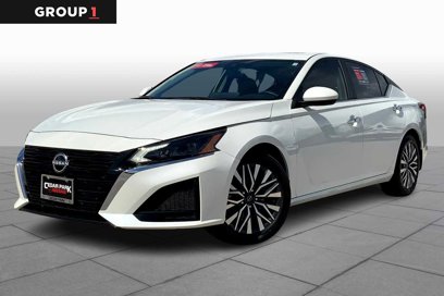 Used 2024 Nissan Altima 2.5 SV w/ SV Premium Package