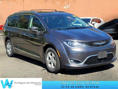 Used 2017 Chrysler Pacifica Touring-L Plus w/ Advanced Safetytec Group