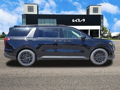 New 2025 Kia Carnival SX