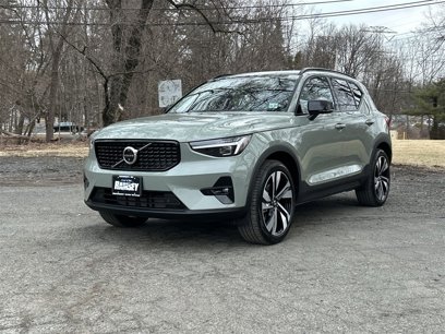 New 2025 Volvo XC40 B5 Ultra w/ Protection Package Premier