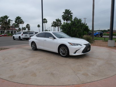 Used 2024 Lexus ES 300h w/ Luxury Package