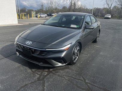 Used 2024 Hyundai Elantra SEL w/ Convenience Package