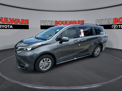 New 2025 Toyota Sienna XLE