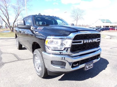 New 2024 RAM 2500 Tradesman w/ Chrome Appearance Group