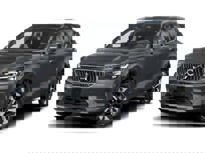 New 2025 Volvo XC40 B5 Plus w/ Protection Package Premier