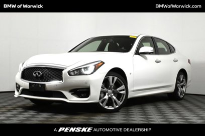 Used 2015 INFINITI Q70 3.7 w/ Technology Package