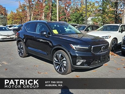 New 2025 Volvo XC40 B5 Plus w/ Protection Package Premier
