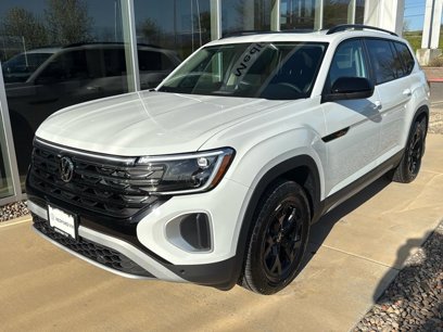 New 2025 Volkswagen Atlas Peak Edition SE