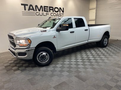 New 2024 RAM 3500 Tradesman w/ Chrome Appearance Group