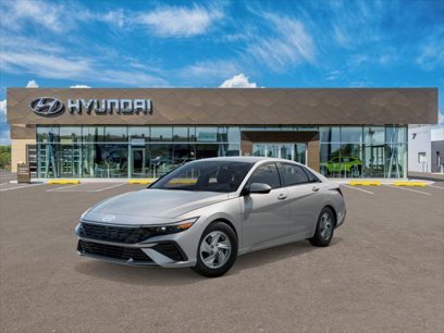 New 2025 Hyundai Elantra SE