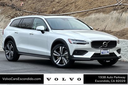 New 2026 Volvo V60 B5 Cross Country Plus w/ Climate Package
