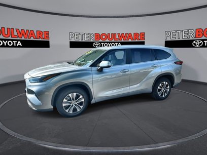 Used 2023 Toyota Highlander XLE