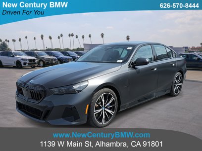 New 2025 BMW 550e xDrive w/ Premium Package