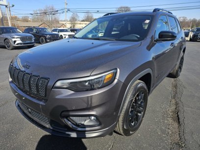 Used 2023 Jeep Cherokee Altitude Lux