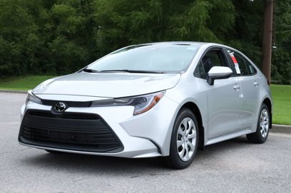 New 2025 Toyota Corolla LE