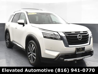 Used 2024 Nissan Pathfinder Platinum w/ Lighting Package (N92)