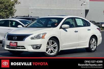 Used 2013 Nissan Altima 3.5 SV w/ Navigation Pkg