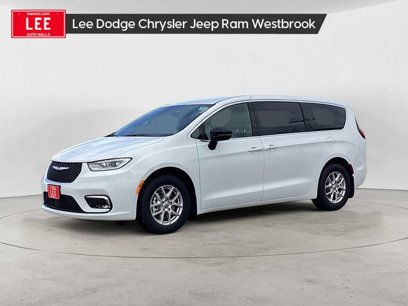 New 2025 Chrysler Pacifica Select