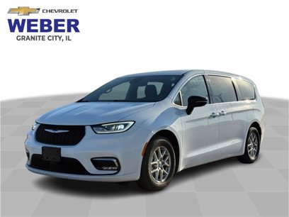 Used 2024 Chrysler Pacifica Touring
