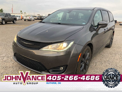 Used 2020 Chrysler Pacifica Touring w/ S Appearance Package