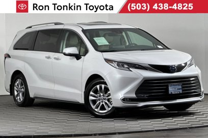 Certified 2023 Toyota Sienna Limited