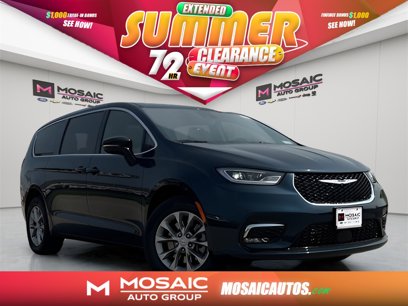New 2025 Chrysler Pacifica Select