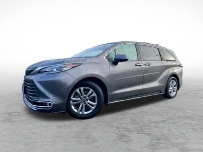 Used 2022 Toyota Sienna Platinum