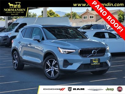 Used 2025 Volvo XC40 B5 Core