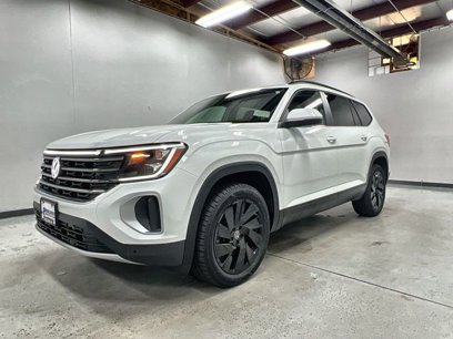 Used 2024 Volkswagen Atlas SE w/ Black Wheel Package