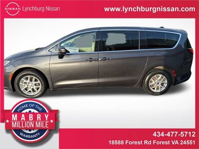 Used 2023 Chrysler Pacifica Touring-L