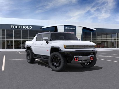 New 2025 GMC Hummer EV 2X w/ LPO, Sport Package