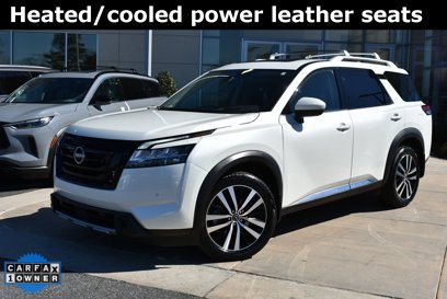 Used 2024 Nissan Pathfinder Platinum w/ Black Appearance Package