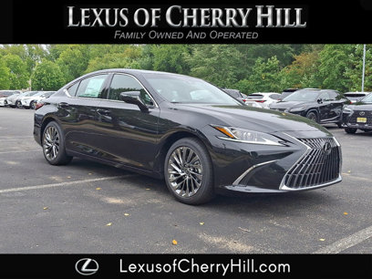 New 2025 Lexus ES 300h w/ Luxury Package