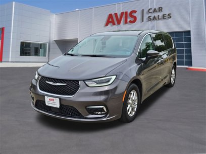 Used 2023 Chrysler Pacifica Touring-L
