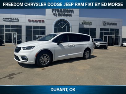 New 2025 Chrysler Pacifica Select