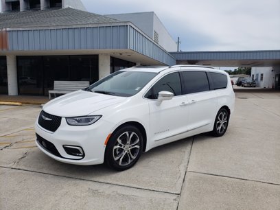 Used 2024 Chrysler Pacifica Pinnacle