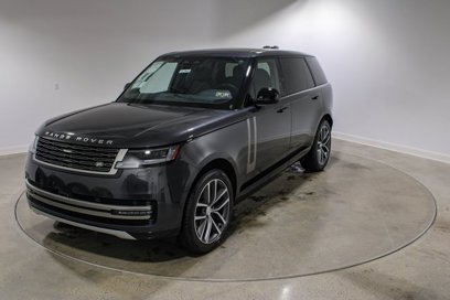 New 2025 Land Rover Range Rover Long Wheelbase SE
