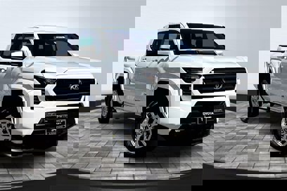 New 2025 Toyota Tacoma SR5