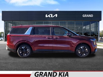 New 2025 Kia Carnival LXS