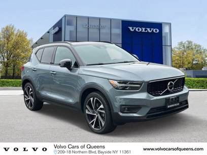 Certified 2022 Volvo XC40 T5 R-Design w/ Climate Package