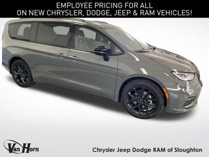 New 2025 Chrysler Pacifica Limited w/ Trailer Tow Group