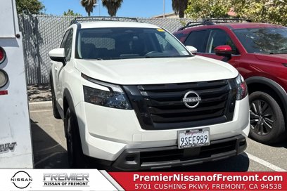 Certified 2024 Nissan Pathfinder SV