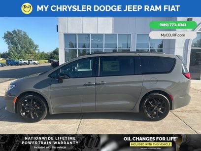 New 2025 Chrysler Pacifica Limited