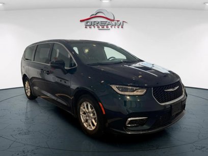 Used 2023 Chrysler Pacifica Touring-L
