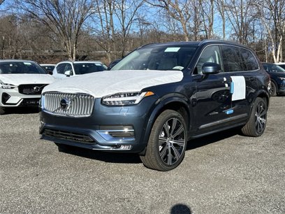 New 2025 Volvo XC90 B6 Plus w/ Protection Package Premier