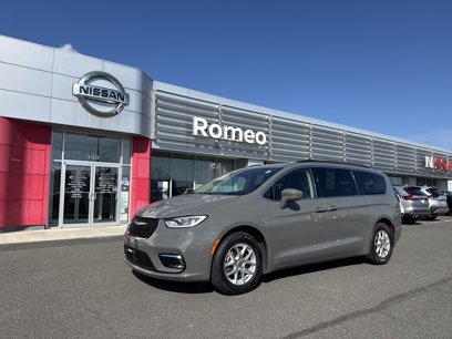 Used 2022 Chrysler Pacifica Touring-L