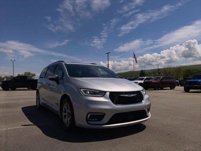 Certified 2023 Chrysler Pacifica Limited